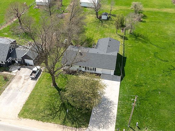 2nd image of 996 County Home Rd
