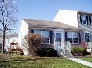 1332 Windsor Ct, Geneva, IL 60134