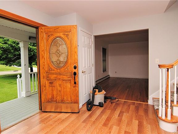 4th image of 52 Winchester Dr