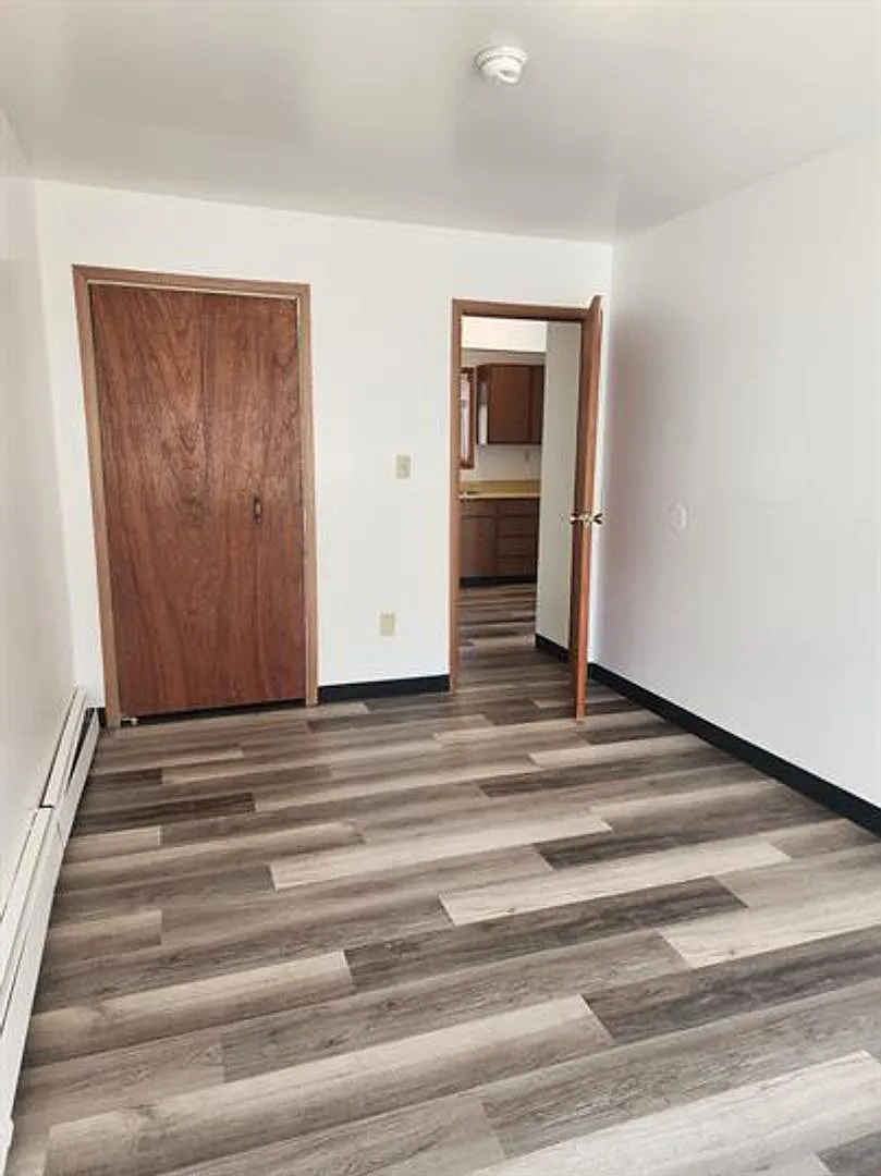 Spacious Home in Prime Location at Fairbanks - 604 2nd St. Fairbanks — Photo 1