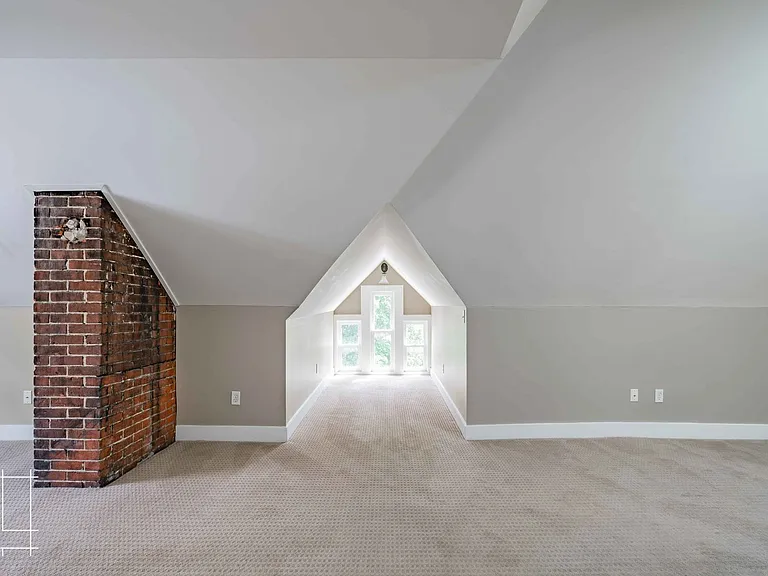 216 W. Hubbard Ave — Photo 37