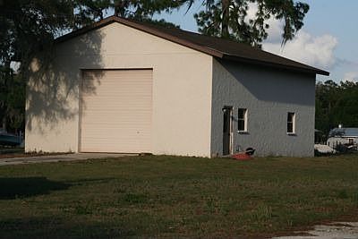 Shop on adjoining north parcel