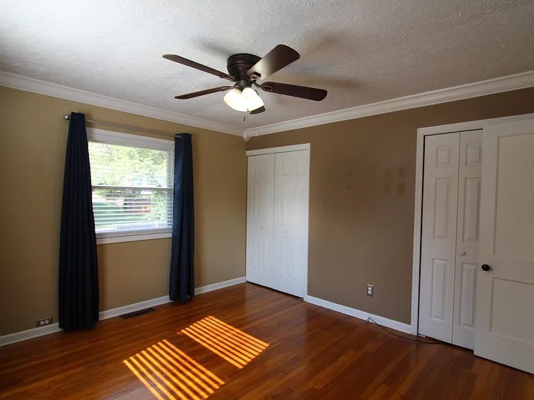 101 E Magnolia Ln — Photo 7