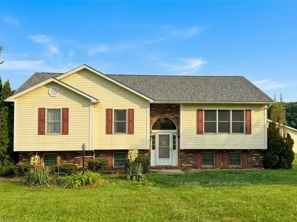 198 Eagle Mill Rd, Butler, PA 16001