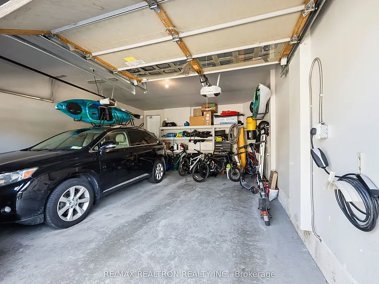 57 Dimarino Dr — Photo 34