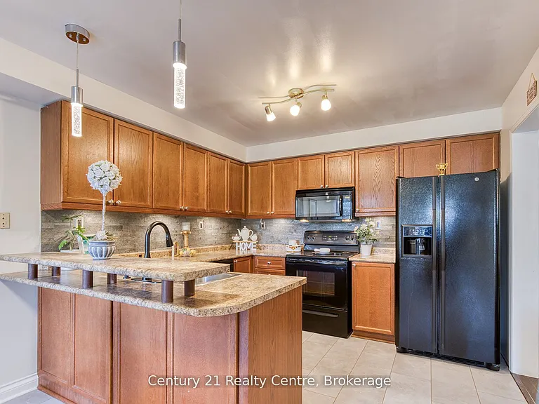 45 Hatch St E — Photo 11