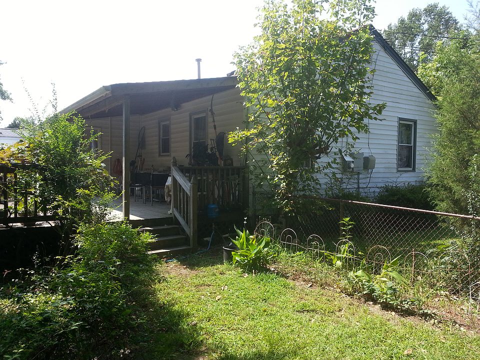 2nd image of 484 Baldwin St