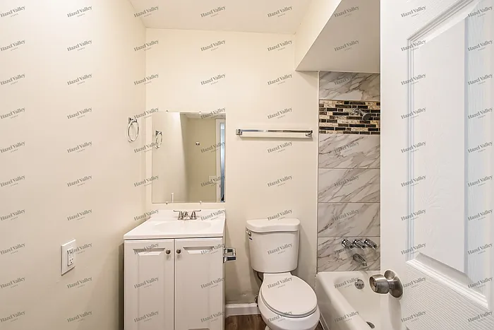 10621 Langford Dr — Photo 8
