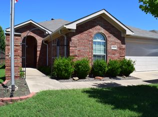 2320 Rushing Springs Dr, Fort Worth, TX 76118