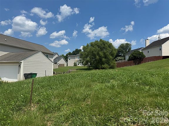 3rd image of 8312 Cozen Way