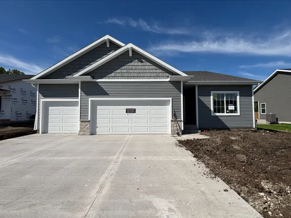 9846 Watermeadow Cir, Johnston, IA 50131