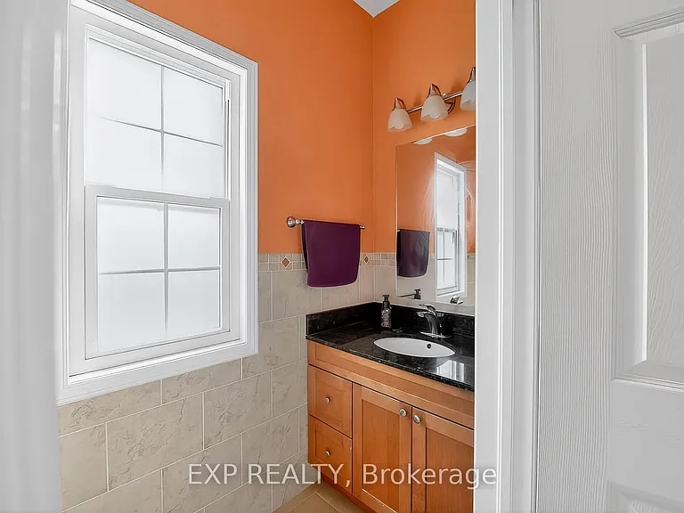 600 Winterberry Ave — Photo 4