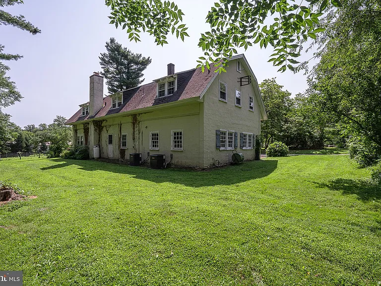 504 Harriton Rd — Photo 4