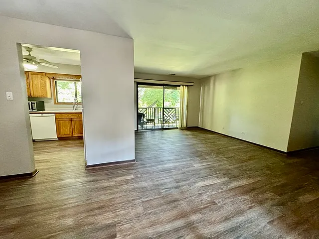 1737 Harrow Ct #B — Photo 3