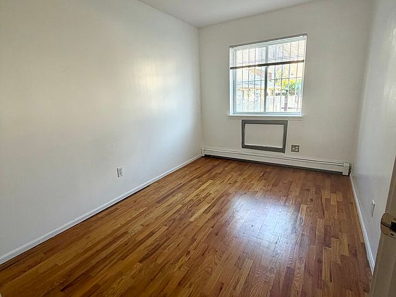 5th image of 4370 160th St Floor 1