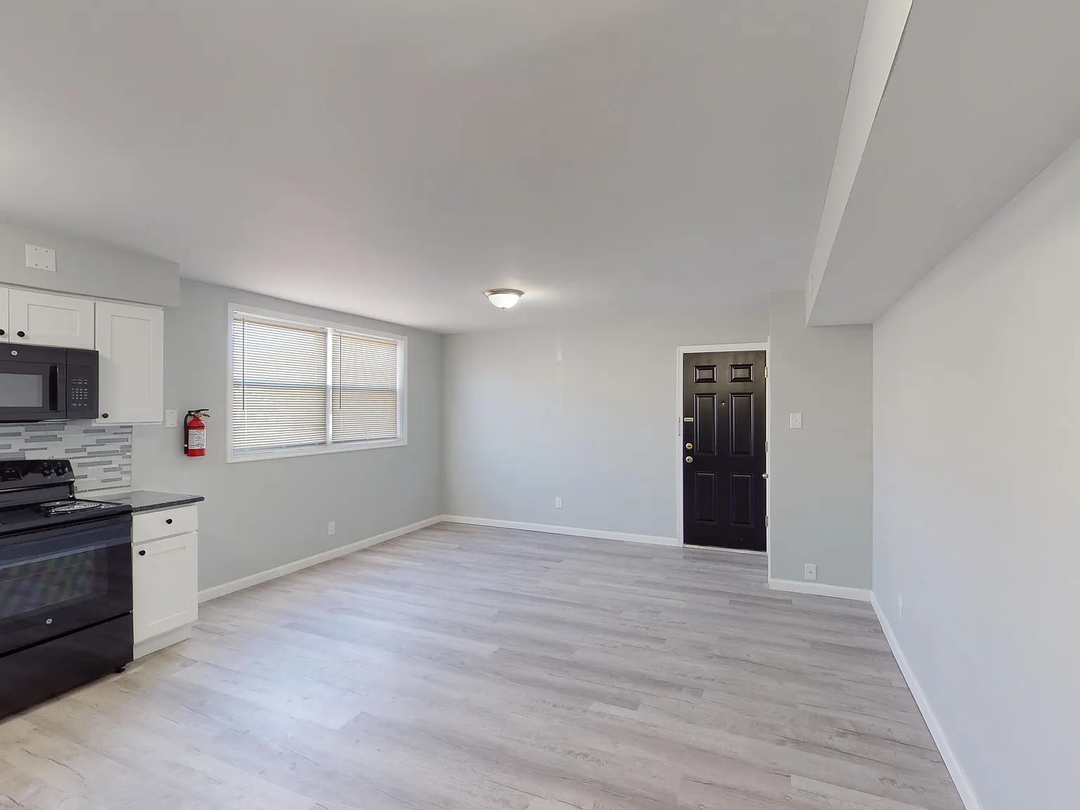 910 Gateway Blvd — Photo 4