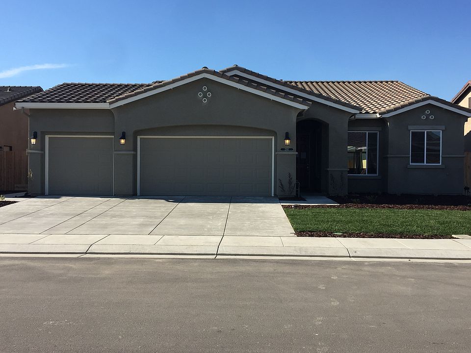 2nd image of 2161 Macedo St