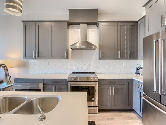 5th image of 2958 Syracuse St Unit 308