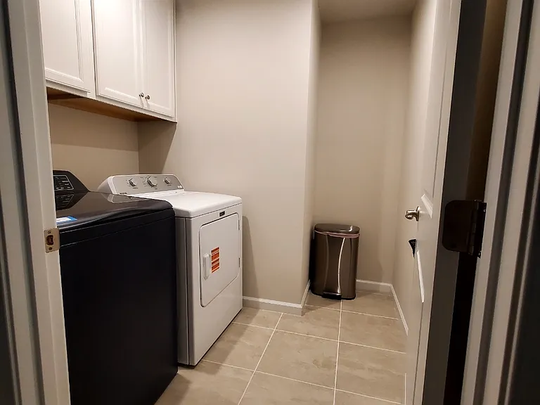 563 Roosevelt St — Photo 7