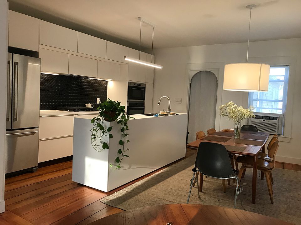 Kitchen and Dining Space. 1st floor.