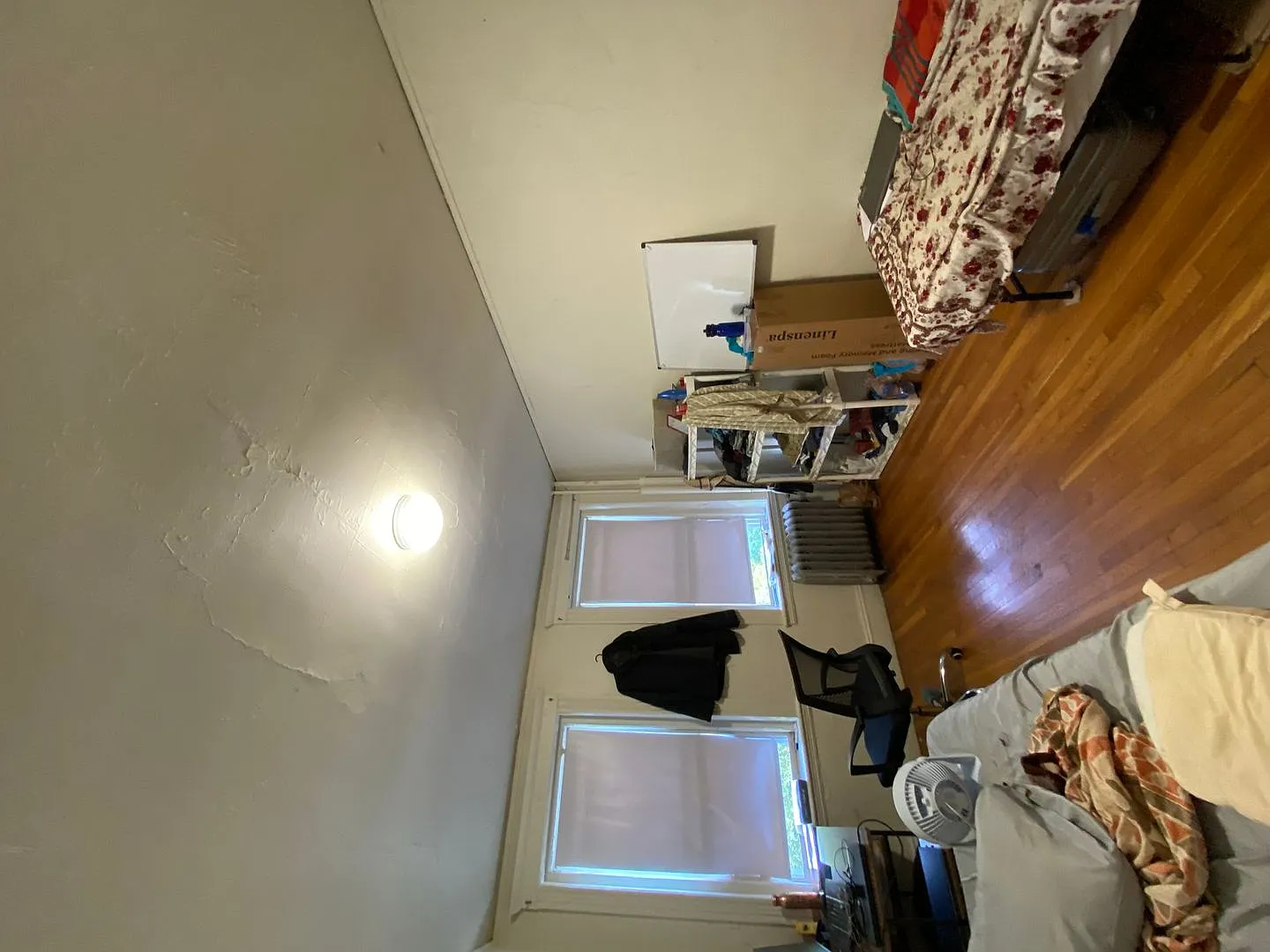 Charming 1 Bedroom — Photo 1