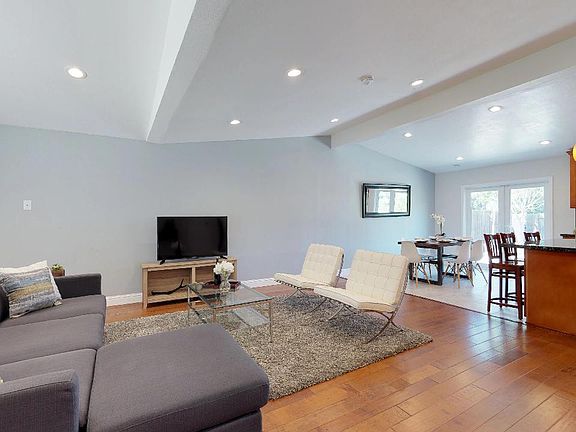 2nd image of 2477 Warburton Ave