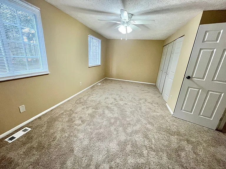 6418 Meadow Rue Dr — Photo 20