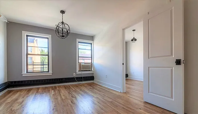 Rented by EXR | media 12