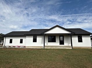 501 E Dubuque St, Quasqueton, IA 52326