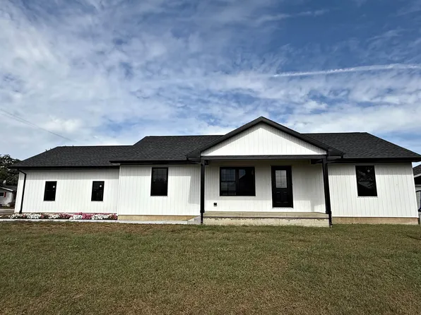501 E Dubuque St, Quasqueton, IA 52326