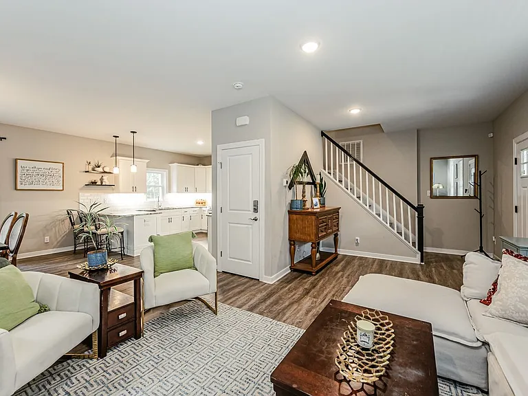 421 Pagebrook Dr — Photo 18