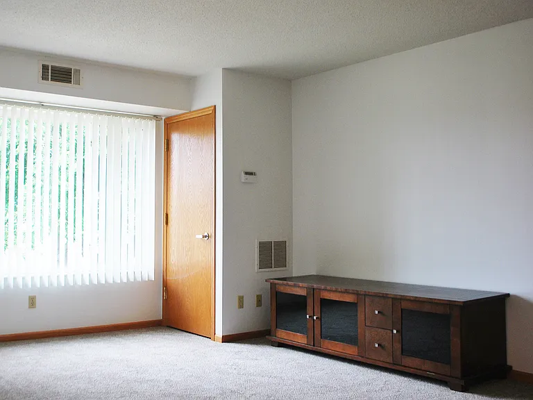 Viking Terrace Apartments — Photo 25