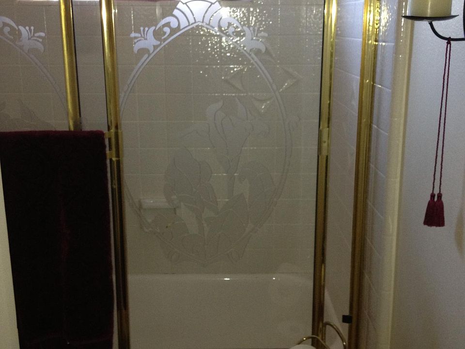 2nd image of 105 N Deseret Cir Room 2