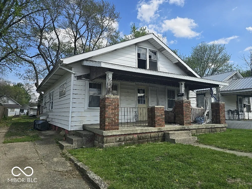 1611 Johnson Ave photo 1