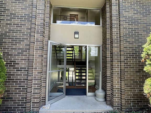 3rd image of 250 N Liberty St APT 205