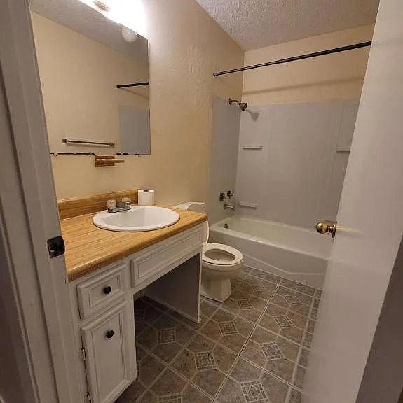 735 S Jackson St #11 — Photo 4