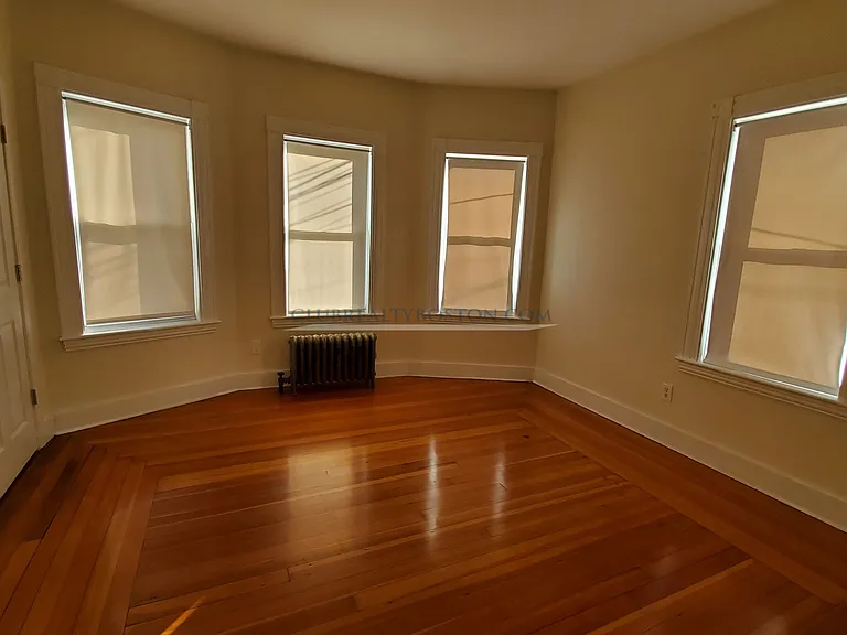 368 Crescent St #1 — Photo 15