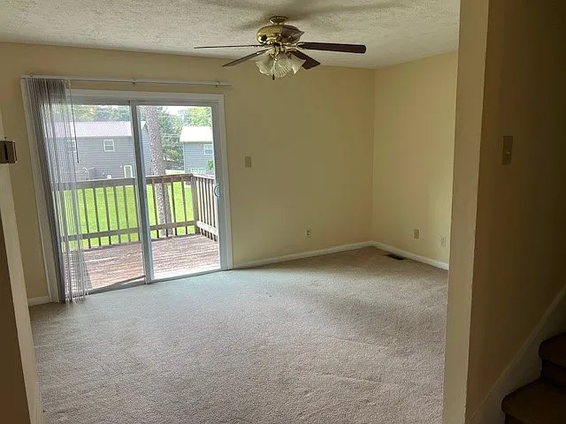 105 Cynthia Ln #B — Photo 4