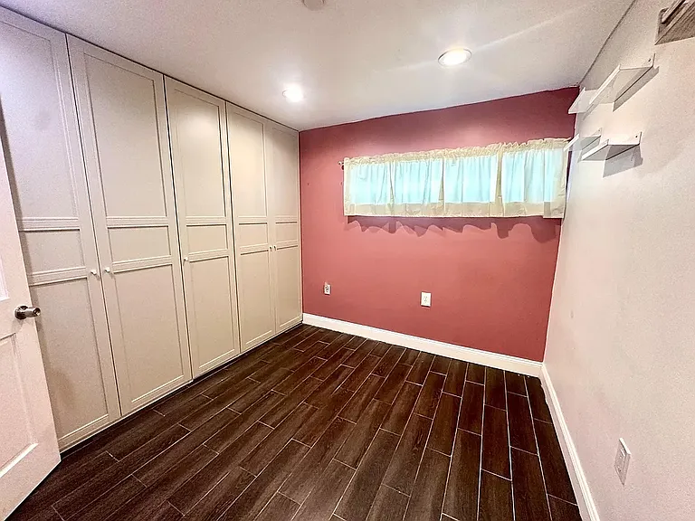393 Davis Ave #1 — Photo 6