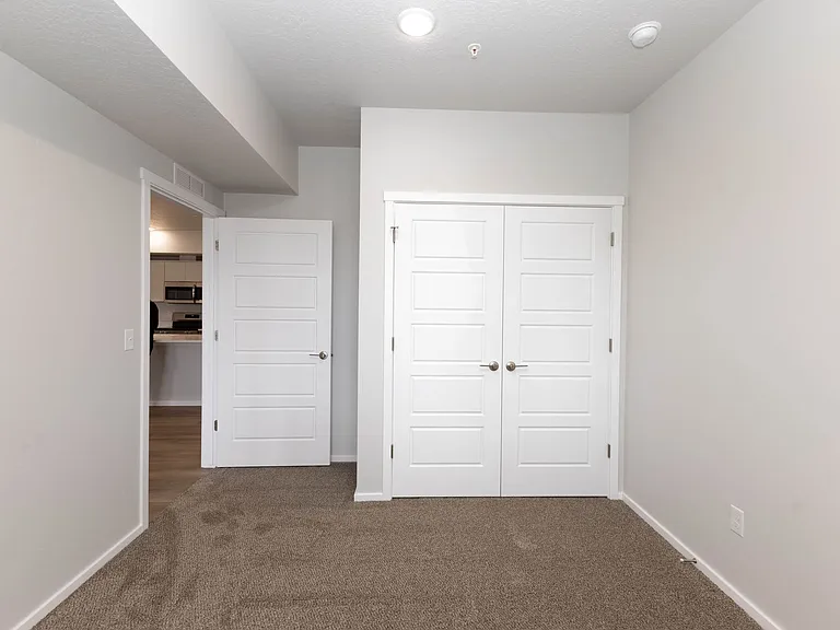 550 N Haskett St — Photo 8