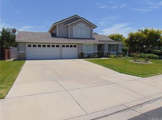 3863 Sweet Leaf Dr, Rialto, CA 92377