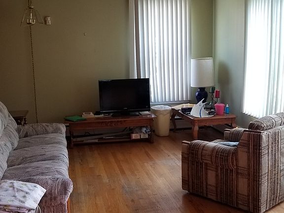 2nd image of 112 N Caryl Ave