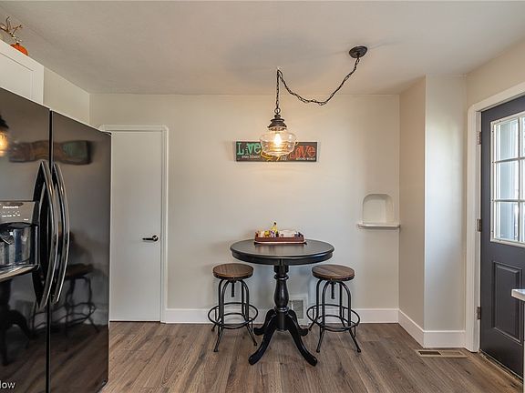 5th image of 7902 Theota Ave