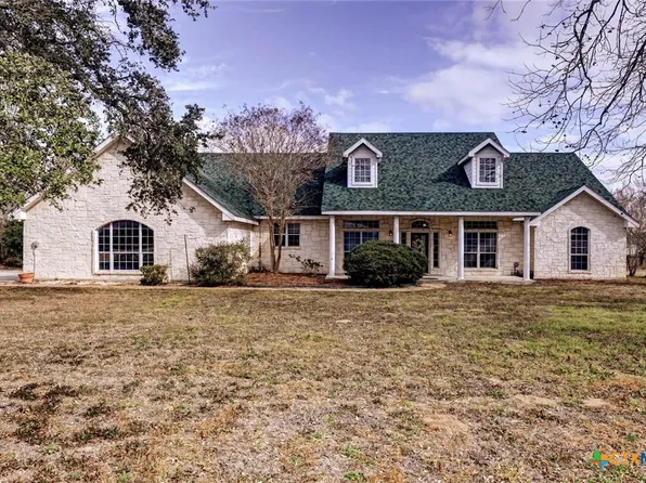 307 SE Main St, Stockdale, TX 78160