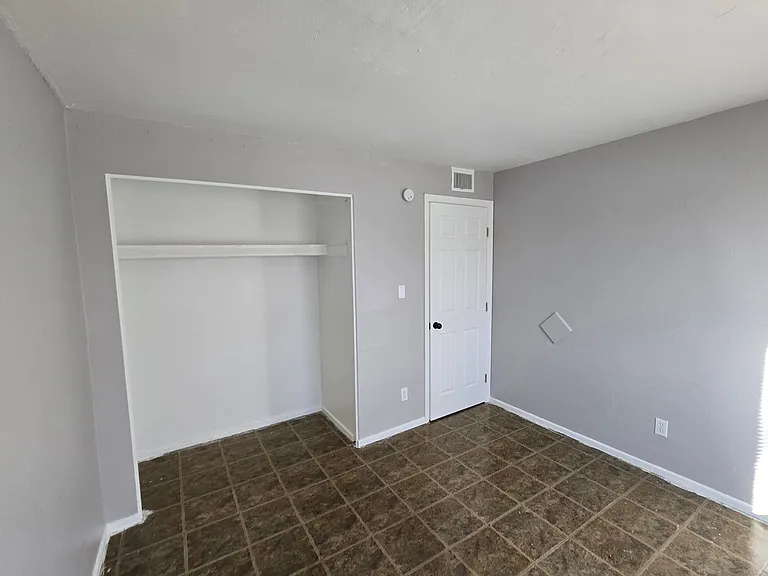2302 & 2304 E Broadway Rd — Photo 14