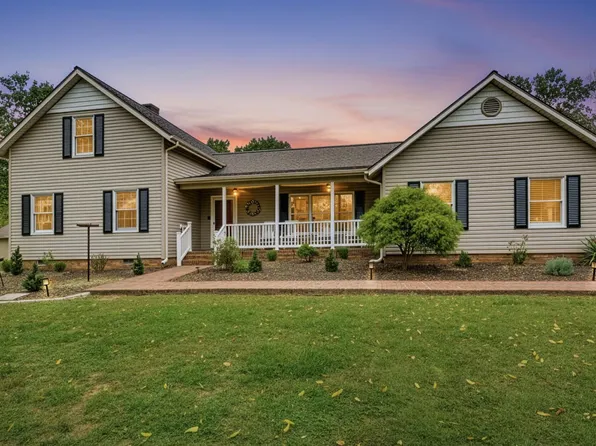 536 Jim Elliot Rd, Johnson City, TN 37601