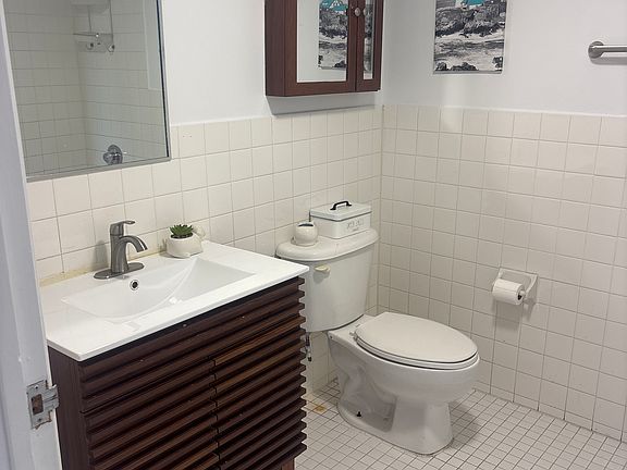 5th image of 1475 SW 8th St APT 403