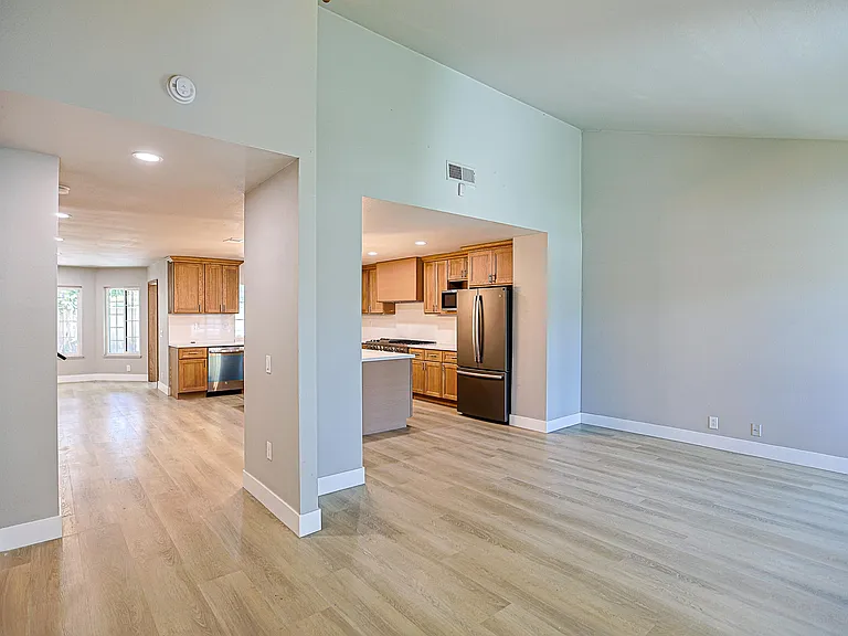 9909 Merced River Ave — Photo 7
