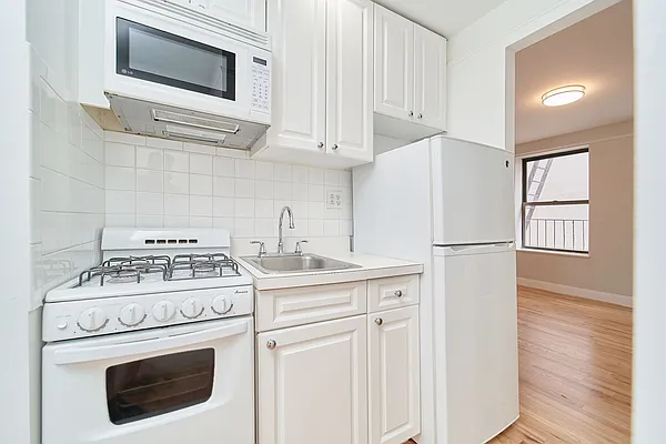 Rented by Living New York | media 11