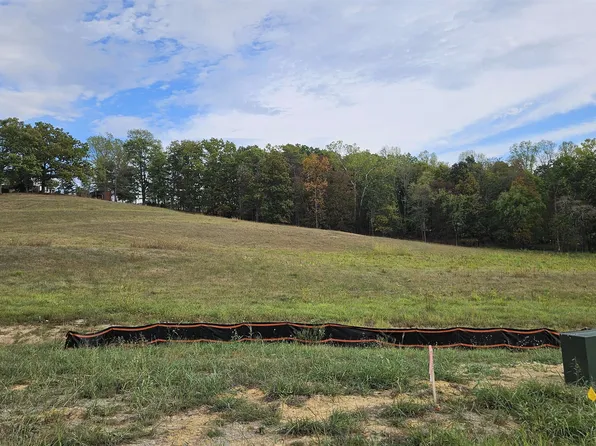 2 Aberdeen Dr, Ona, WV 25545